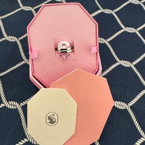 Swarovski Lucent Ring soft Pink 💕